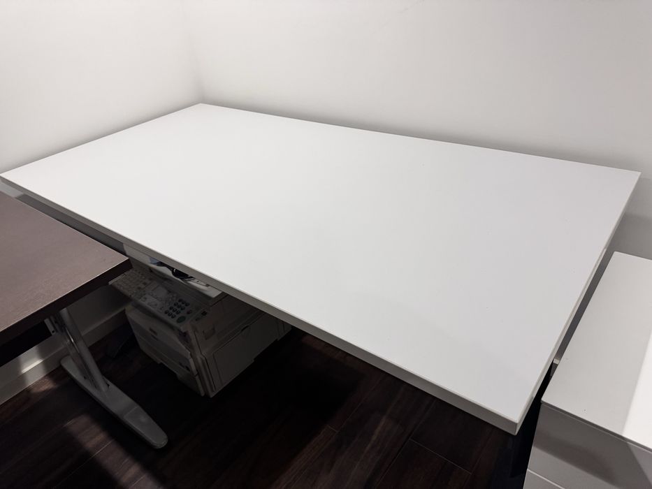 Secretaria branca grande