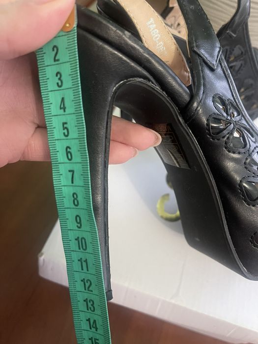 Босоніжки з екошкіри