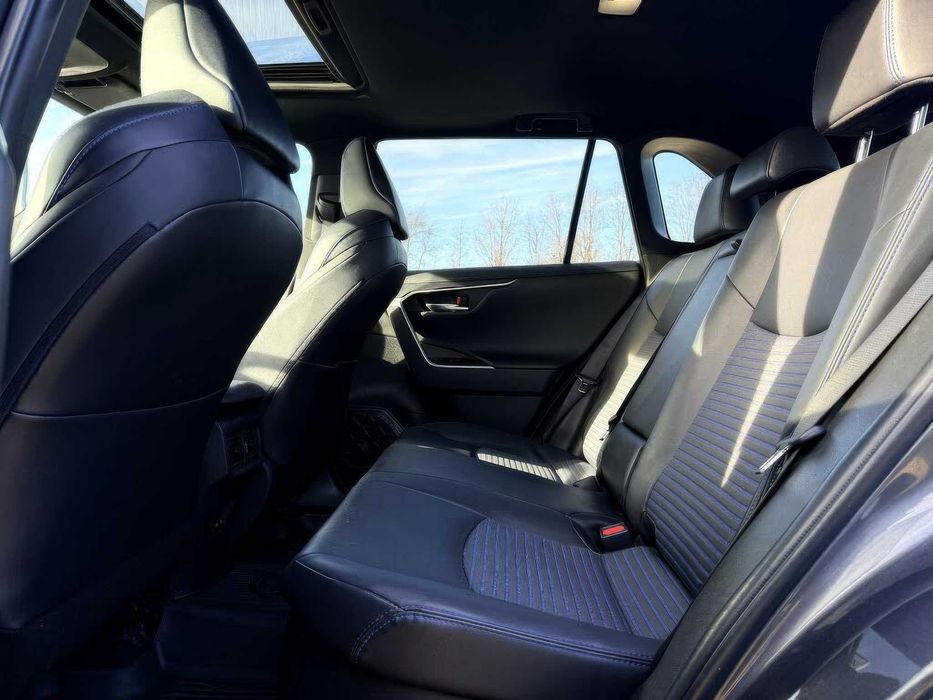 Toyota RAV4 XSE      2022