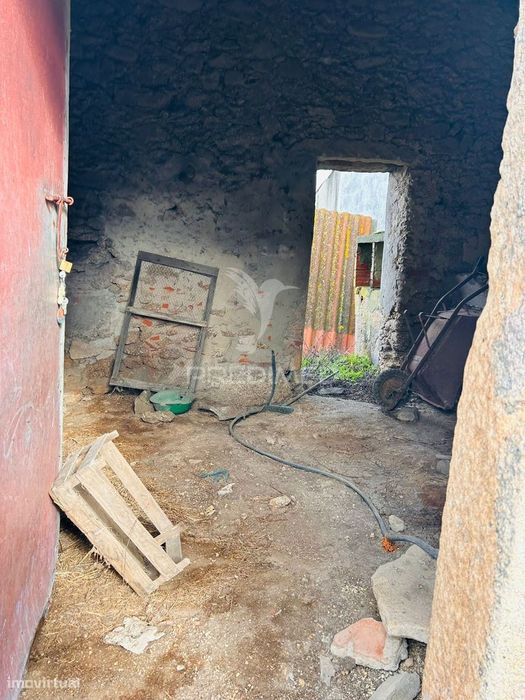 Terreno com Construção para Reabilitar Tolosa — Tolosa, Portalegre