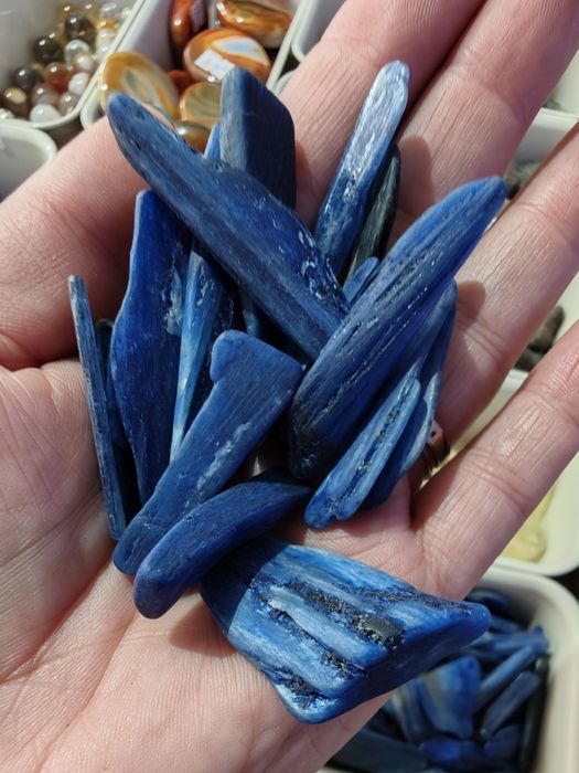 Cristal cianite azul