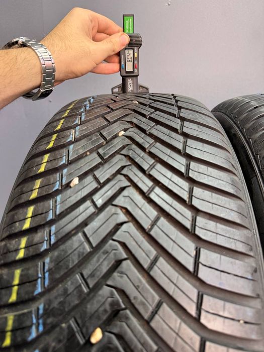 Шины БУ 235 50 R 19 Continental ALLSEASONCONTACT Всесезон Комплект