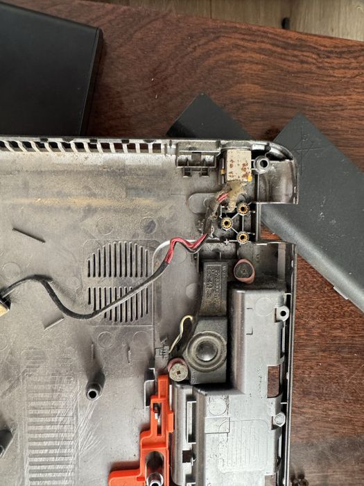 Корпус низ Acer Aspire E1-531 в збережений