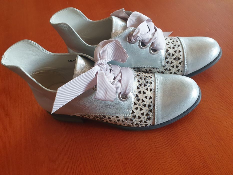 Półbuty botki  damskie 40 Jezzi