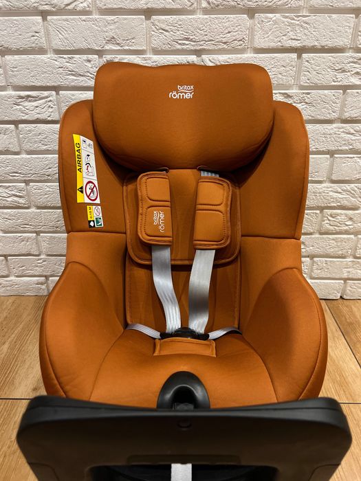 Fotelik samochodowy Britax-Romer dualfix M i-size (RWF)