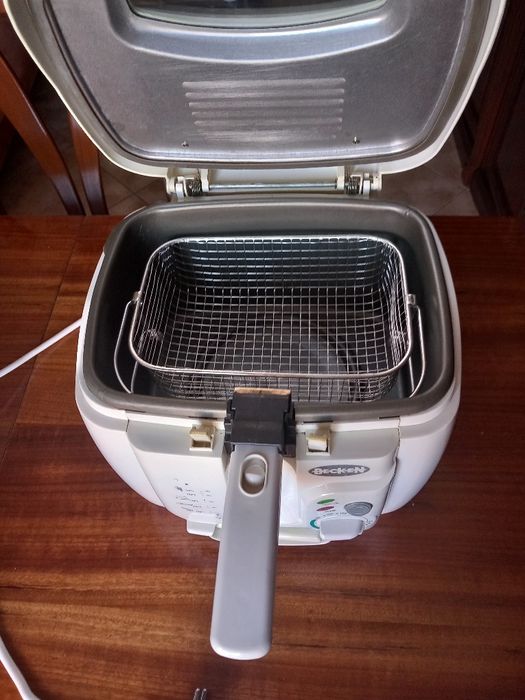 Fritadeira eletrica Becken HY518