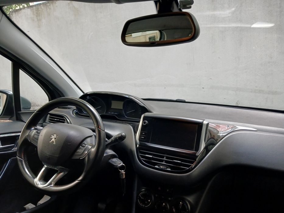 Peugeot 208 — fotografia 7