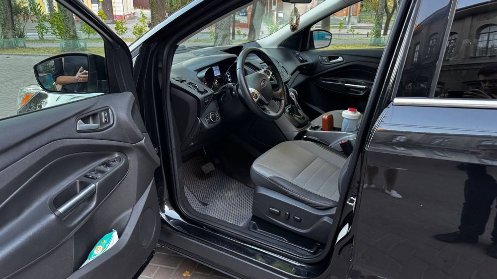 Продам  Ford escape