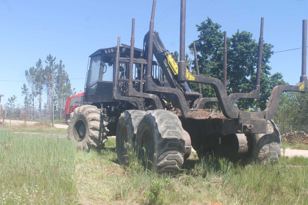 Maquina de rechega valmet + pinça