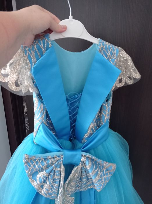 Нарядне плаття на дівчинку