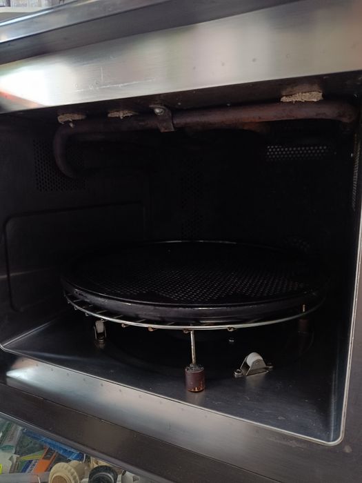 Промислова мікрохвильова піч Küppersbusch