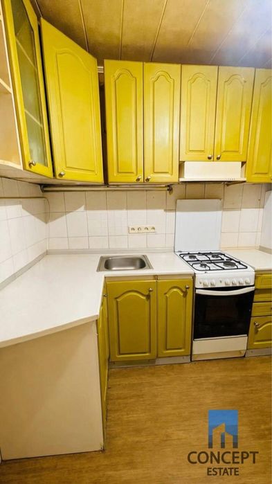 Продам большую 3 комн. квартиру 61 м2 ул.Независимости (Титова)