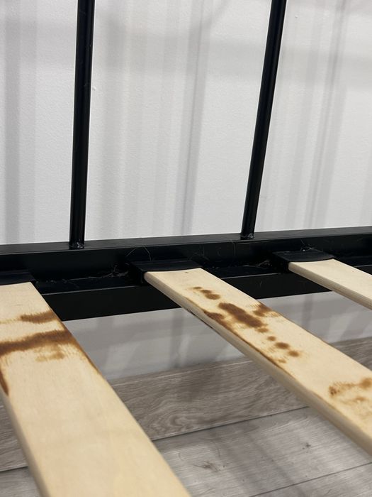 Rama łóżka czarna metalowa