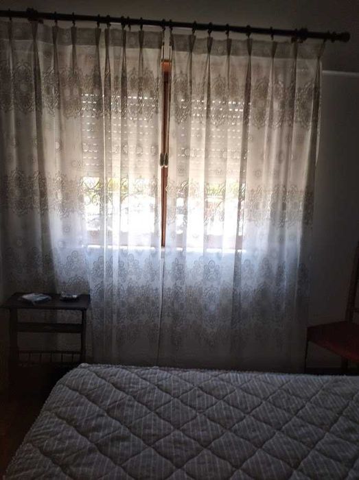 Mobília em madeira trabalhada de quarto Século xv ll