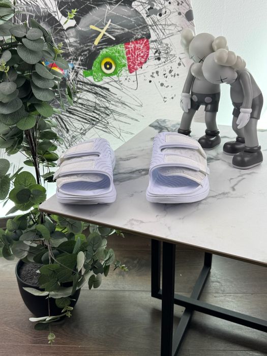 Нові тапочки шльопки Hoka Ora Luxe 40 розмір Е12463
