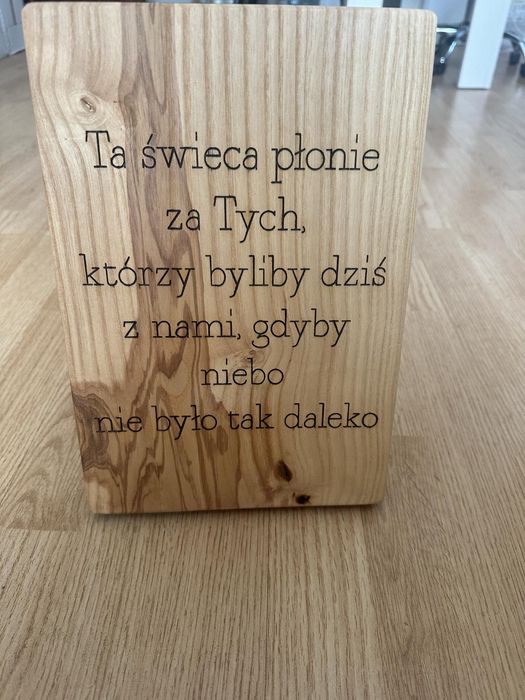 Tablica „Świeca płonie”
