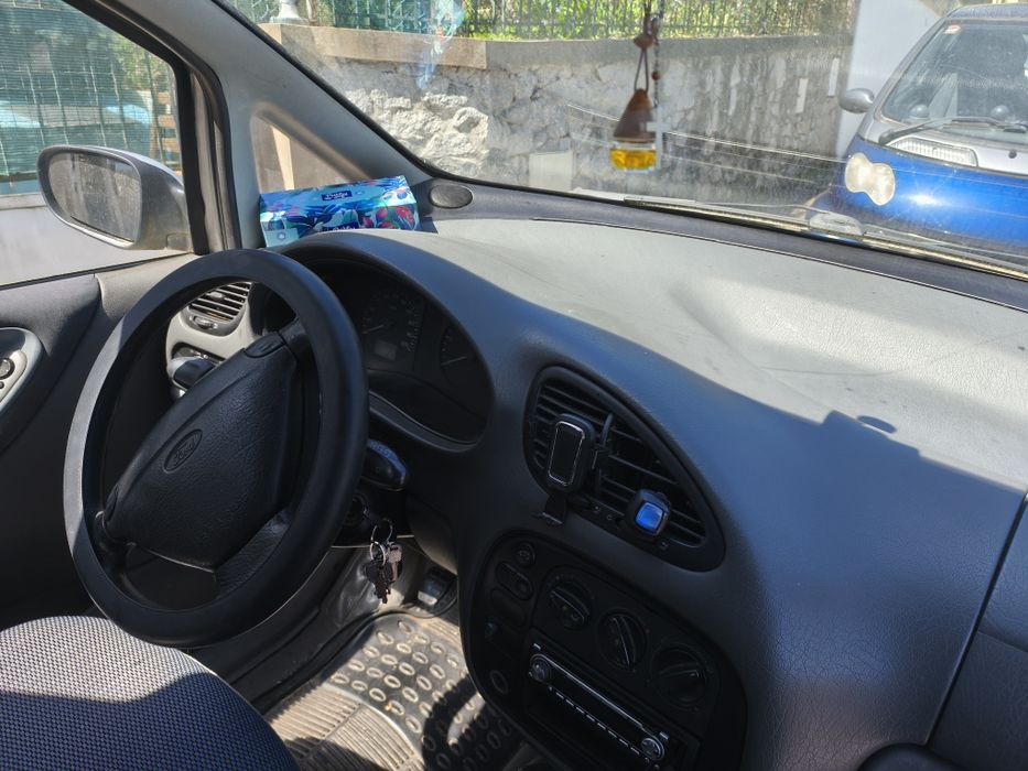 Ford galaxy em  Bom estado