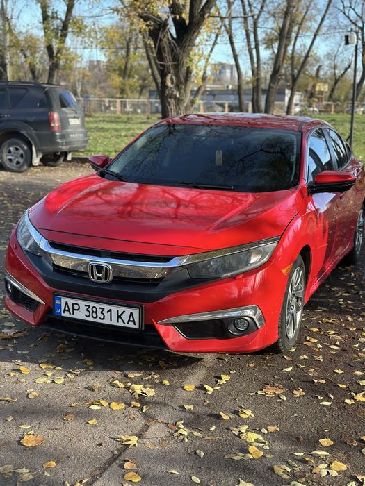 Продам свою машину 
HONDA CIVIC 2019 року 
З пробігом 100 тис км 
Дзвоніть