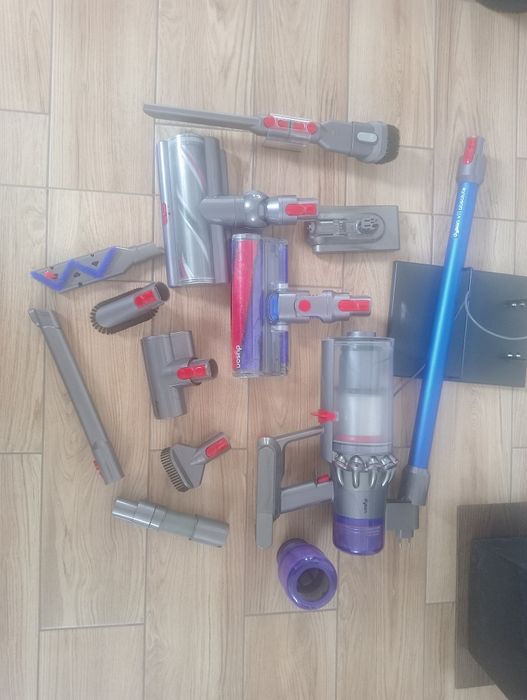 Dyson v11 absolute zestaw