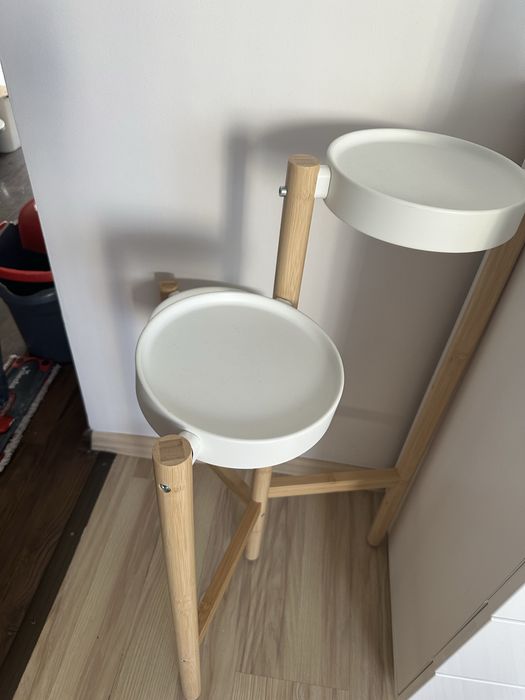 Toaletka biala i stolik , kwietnik dowoz