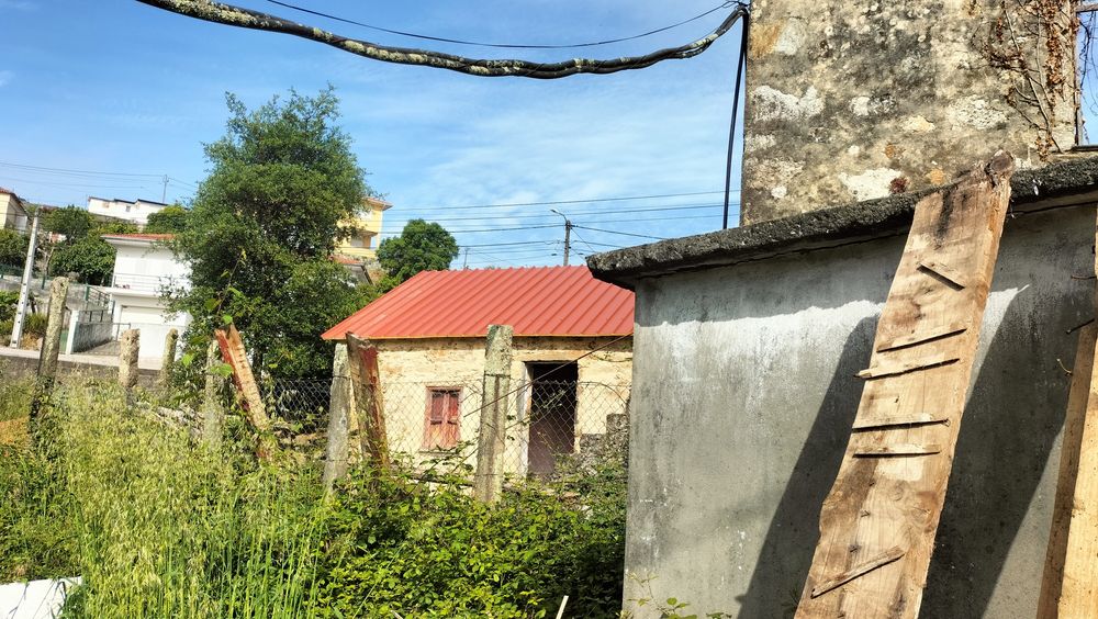Prédio com 7 habitações para recuperar em Pindelo