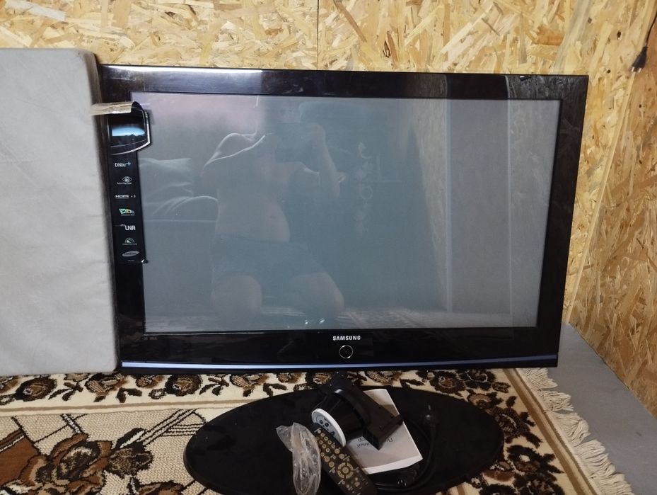 Телевизор  42 диагональ