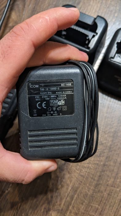 Радіостанції портативні Icom ic-f21 та ic-f11