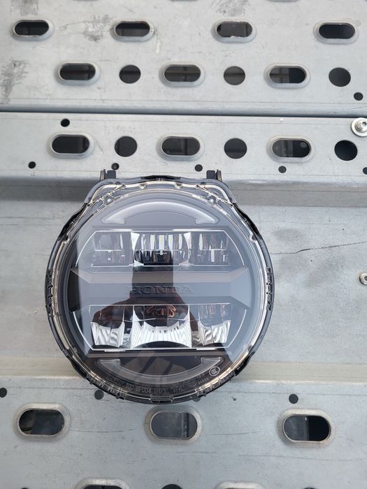 Lampa Reflektor Przód Honda CB 125R CB 300R