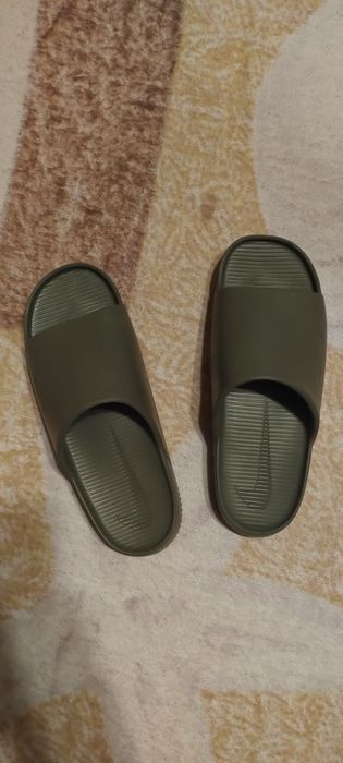 Klapki Nike Calm męskie rozmiar 48.5 oliwkowe