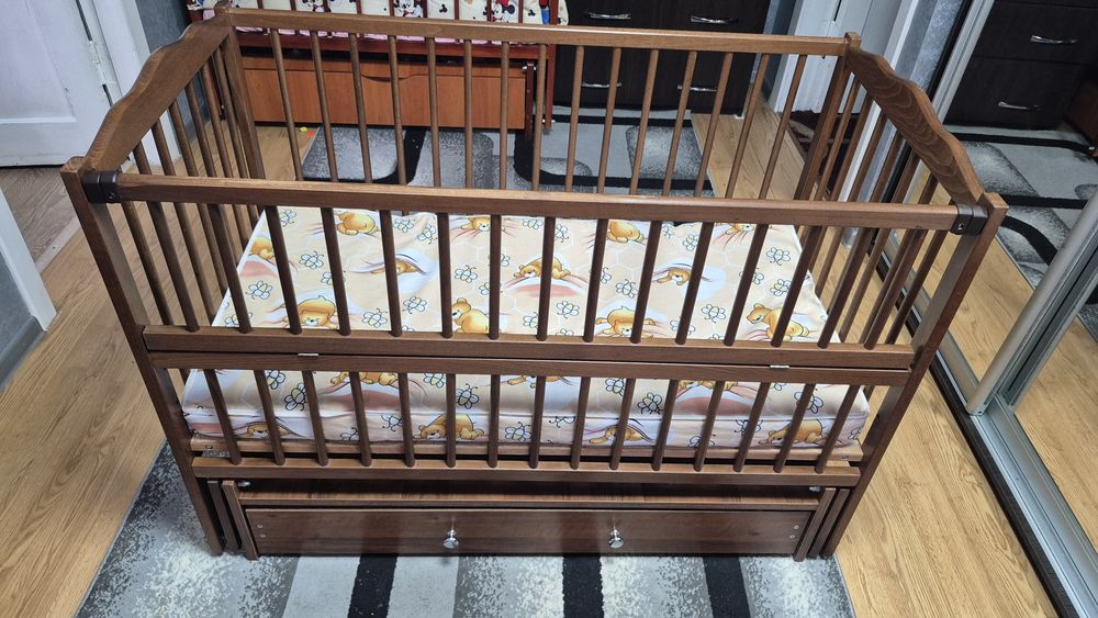 Продам детскую кроватку