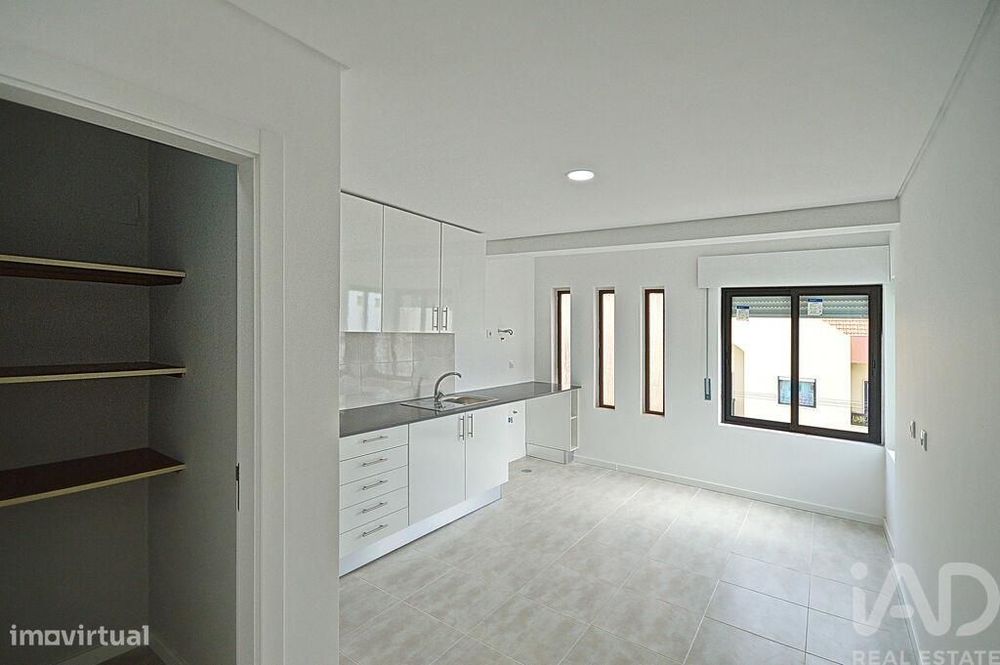 Apartamento T3 em Amora de 97,00 m2
