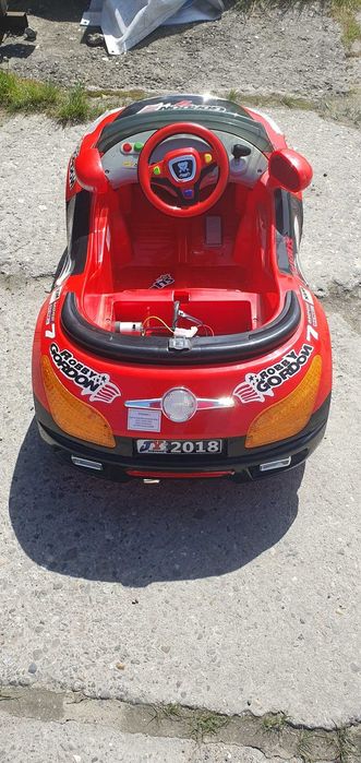 Auto na akumulator na pilota