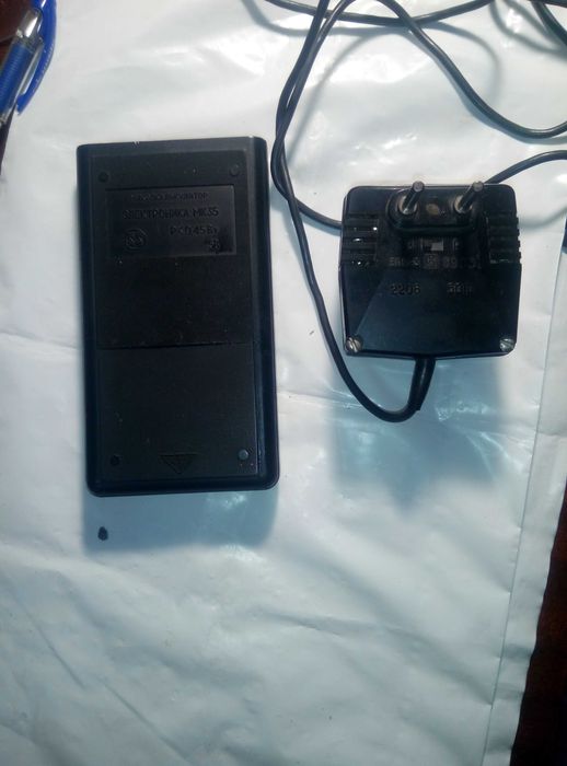 Микрокалькулятор Электроника МК 35  на батарейках и  220 В