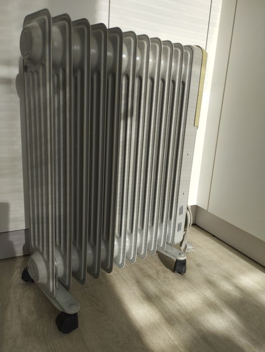 Масляний обігрівач Scarlett SC-052