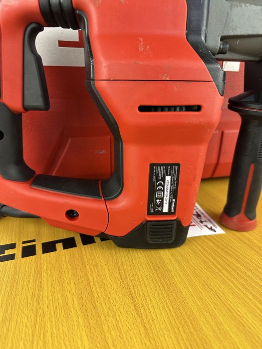 Професійний відбійний молоток Einhell TE-DH 12