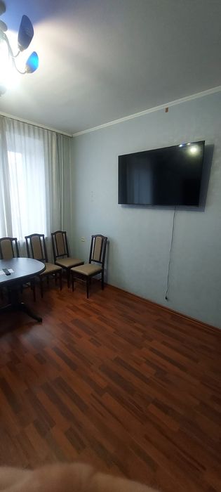 2-х комнатная квартира в центре города.Сталинка.