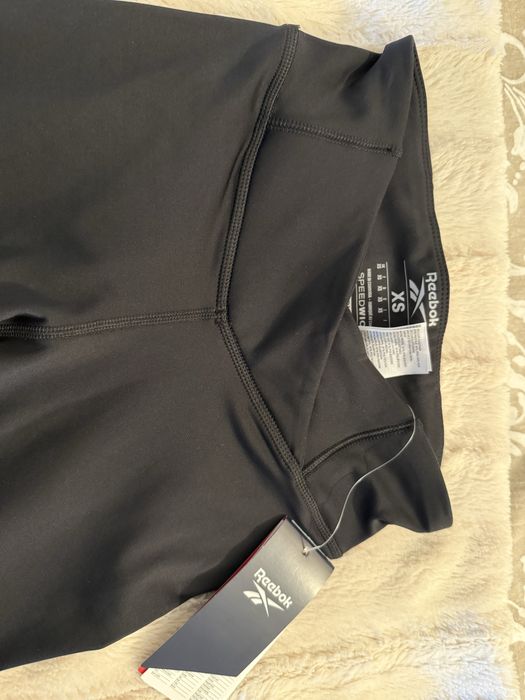 Vendo leggings Reebok novos