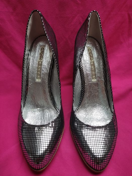 Czółenka Buffalo London srebrne rozmiar 39