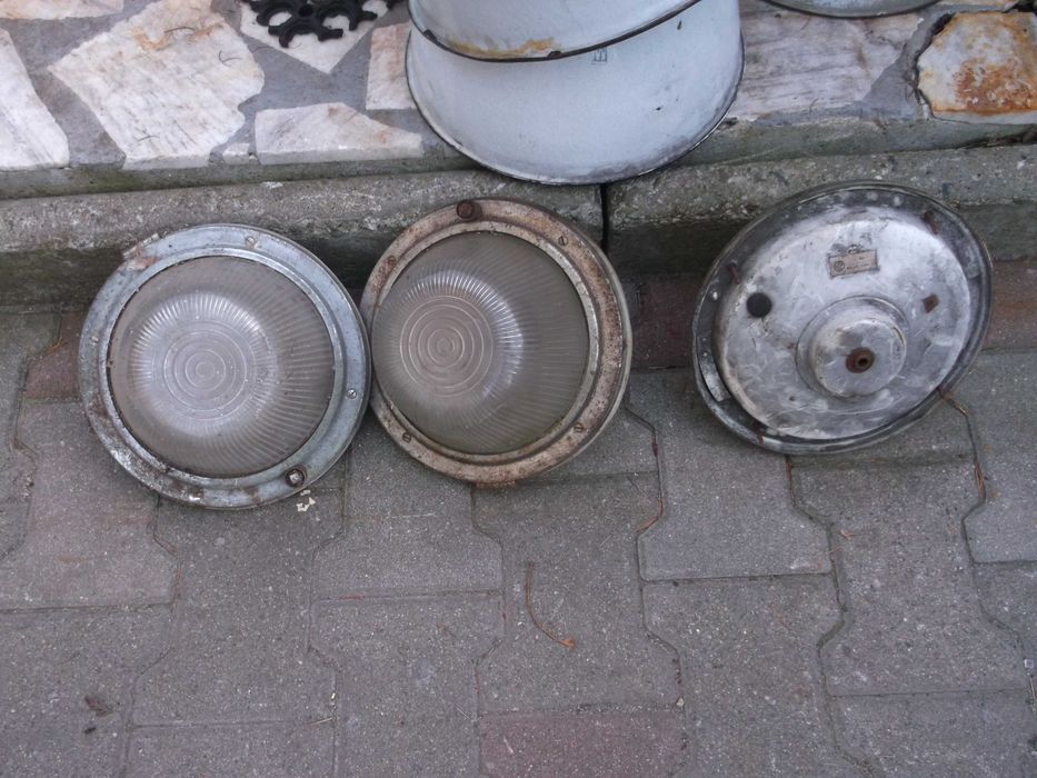 lampy emaliowane przemysłowe z epoki prlu