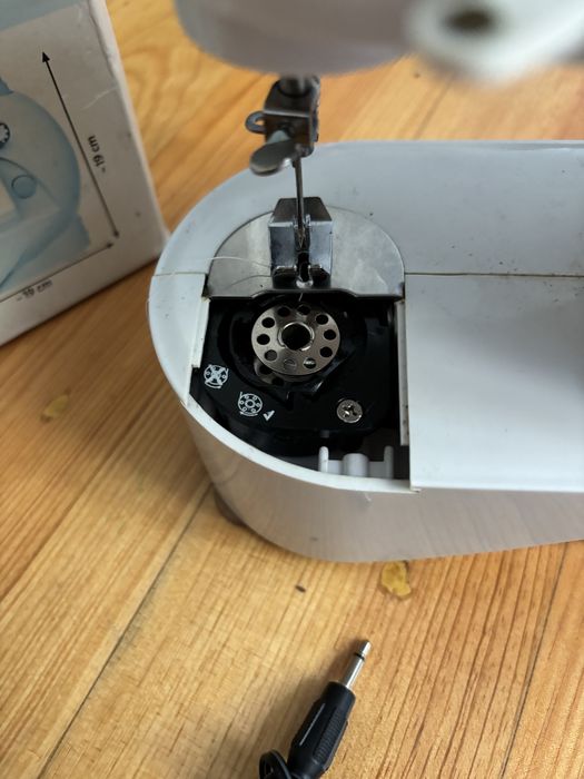mini maquina de costura portatil