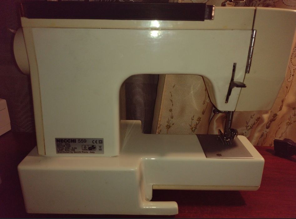 Швейна машина побутова Necchi 559