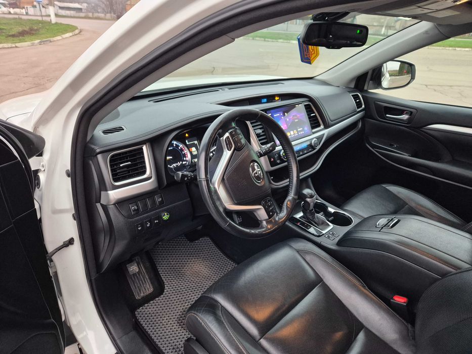Продам Toyota Highlander