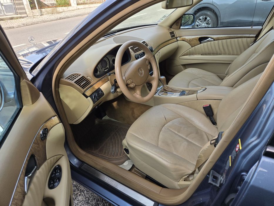 Mercedes-Benz E220 CDI Avantgarde Aut. Nacional com 189mil km.