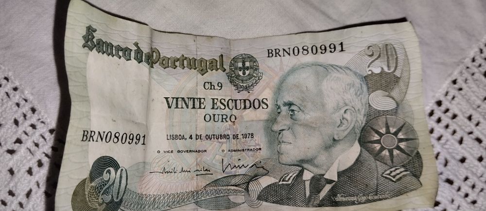 Várias moedas antigas