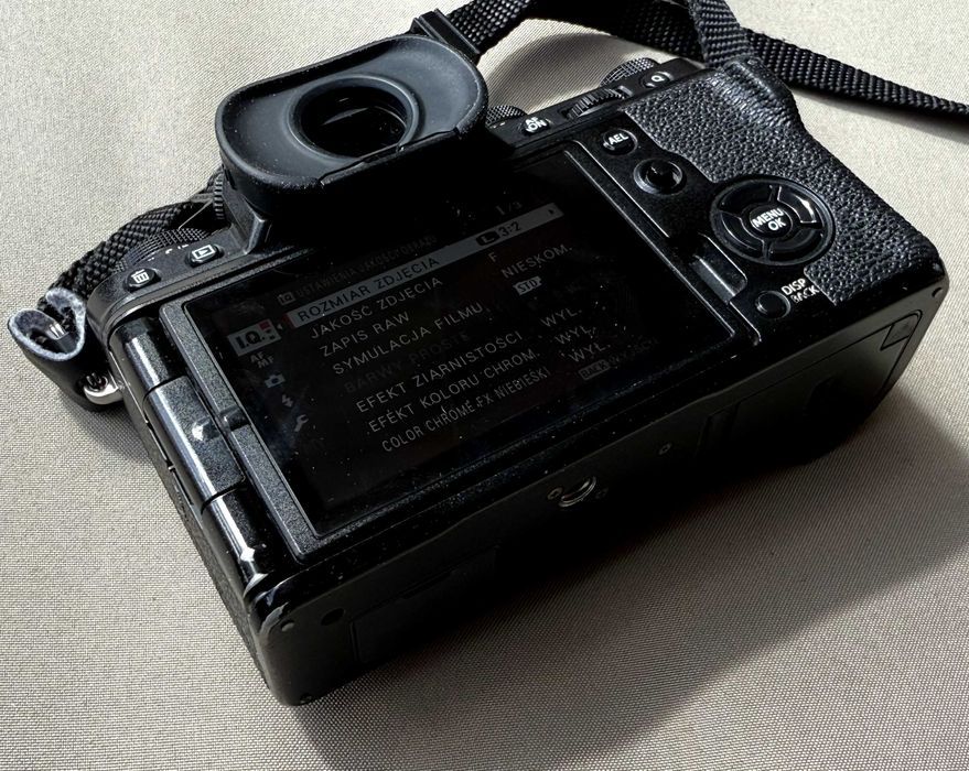 Aparat Fujifilm X-T4 czarny komplet + Grip VG-XT4