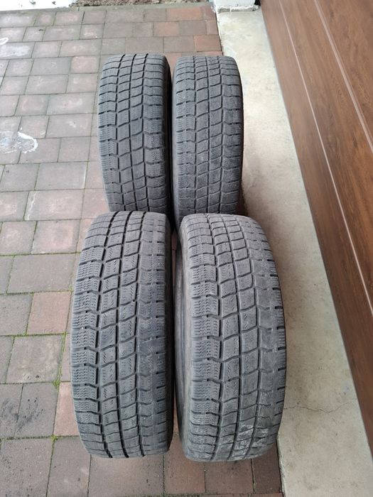 Opony zimowe 235 / 65 R16 M + S