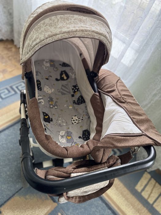 Продається стильна та зручна дитяча коляска