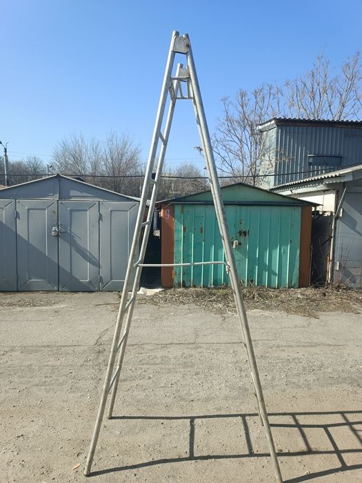 ВЕЧНАЯ алюминиевая стремянка