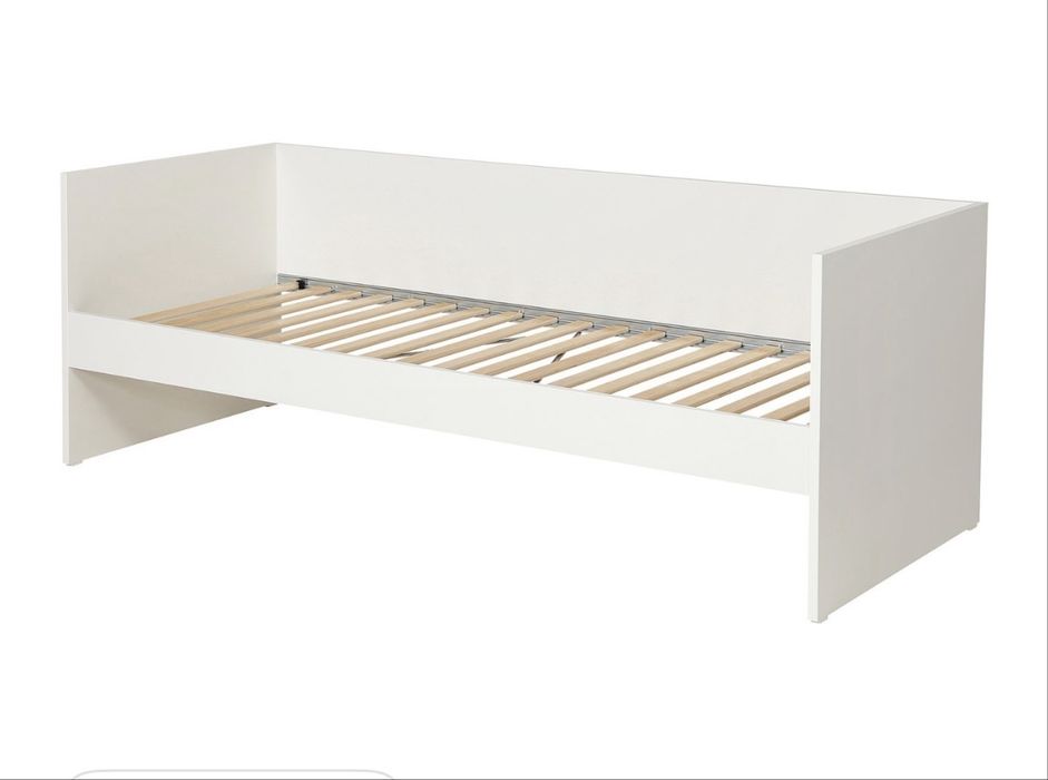 Cama dupla com gavetao e um colchao