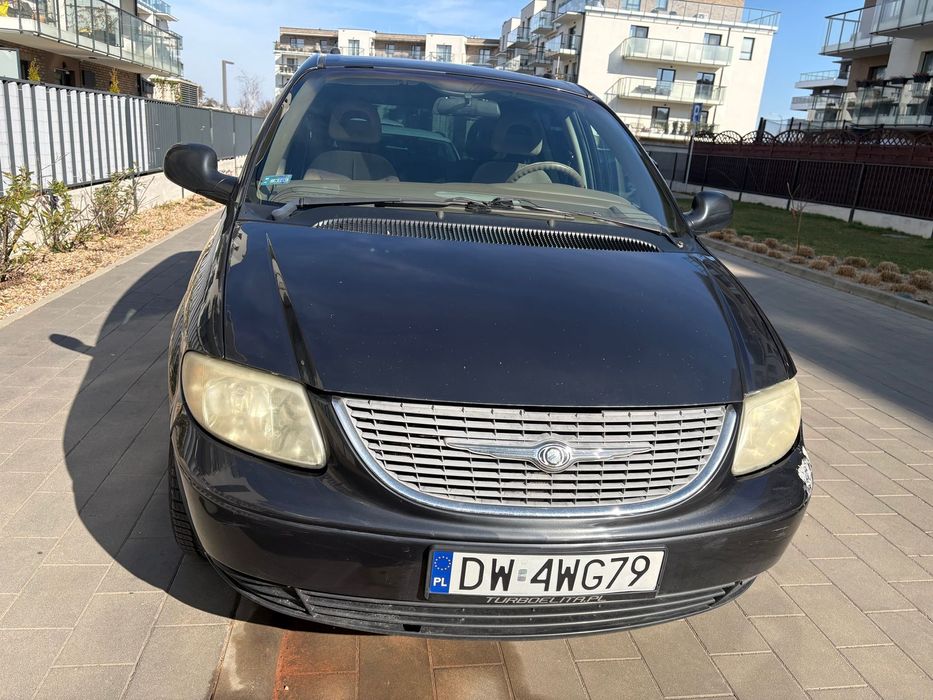 Chrysler Voyager Pojemny i wygodny Chrysler Voyager